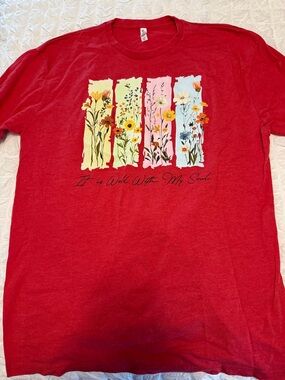 Red Floral Graphic Tee - Women's Short Sleeve